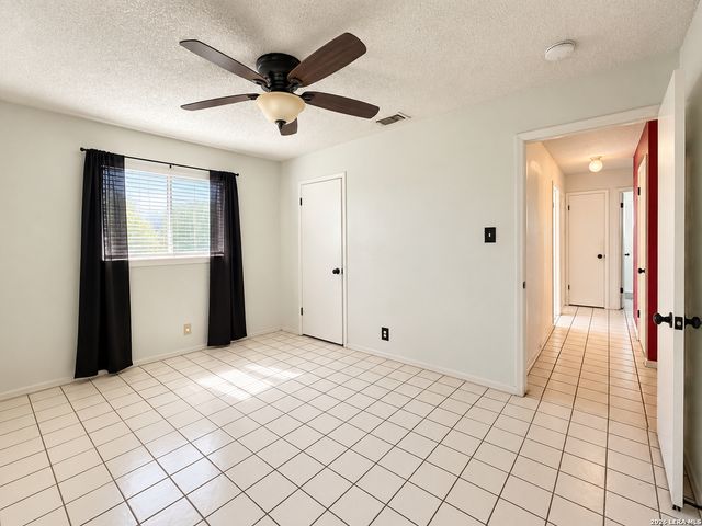 4815 CASA MANANA ST, San Antonio, TX 78233