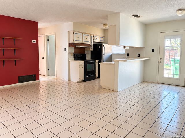 4815 CASA MANANA ST, San Antonio, TX 78233