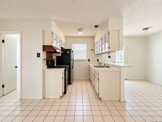 4815 CASA MANANA ST, San Antonio, TX 78233