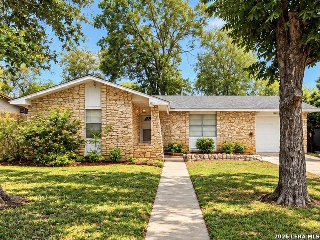 4815 CASA MANANA ST, San Antonio, TX 78233