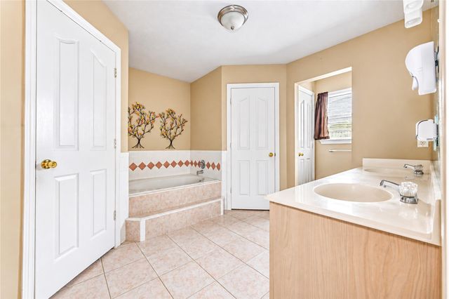 6114 Verde Valley Drive, Houston, TX 77396