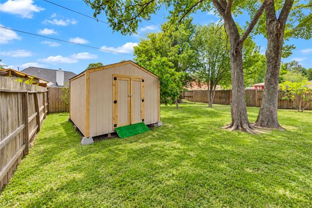 6114 Verde Valley Drive, Houston, TX 77396