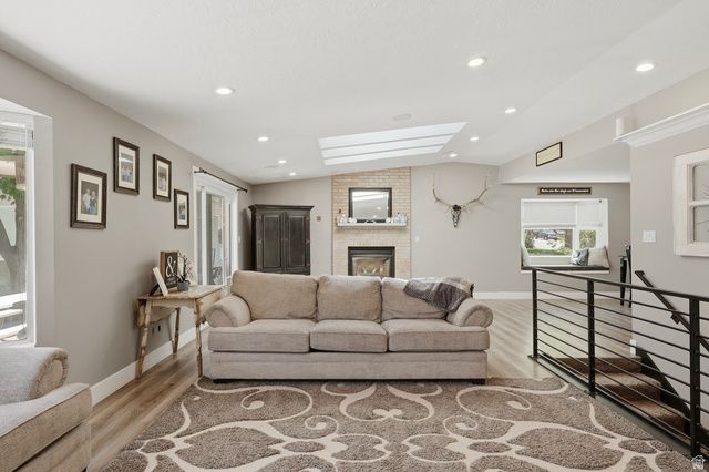 114 N CLARK LN, Elk Ridge, UT 84651