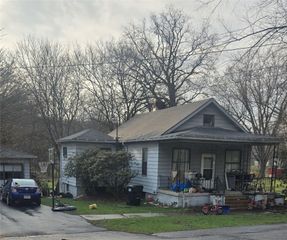 2102 S Hermitage Rd, Hermitage, PA 16148