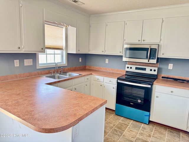 1205 Cross Creek Circle B-6, Greenville, NC 27834