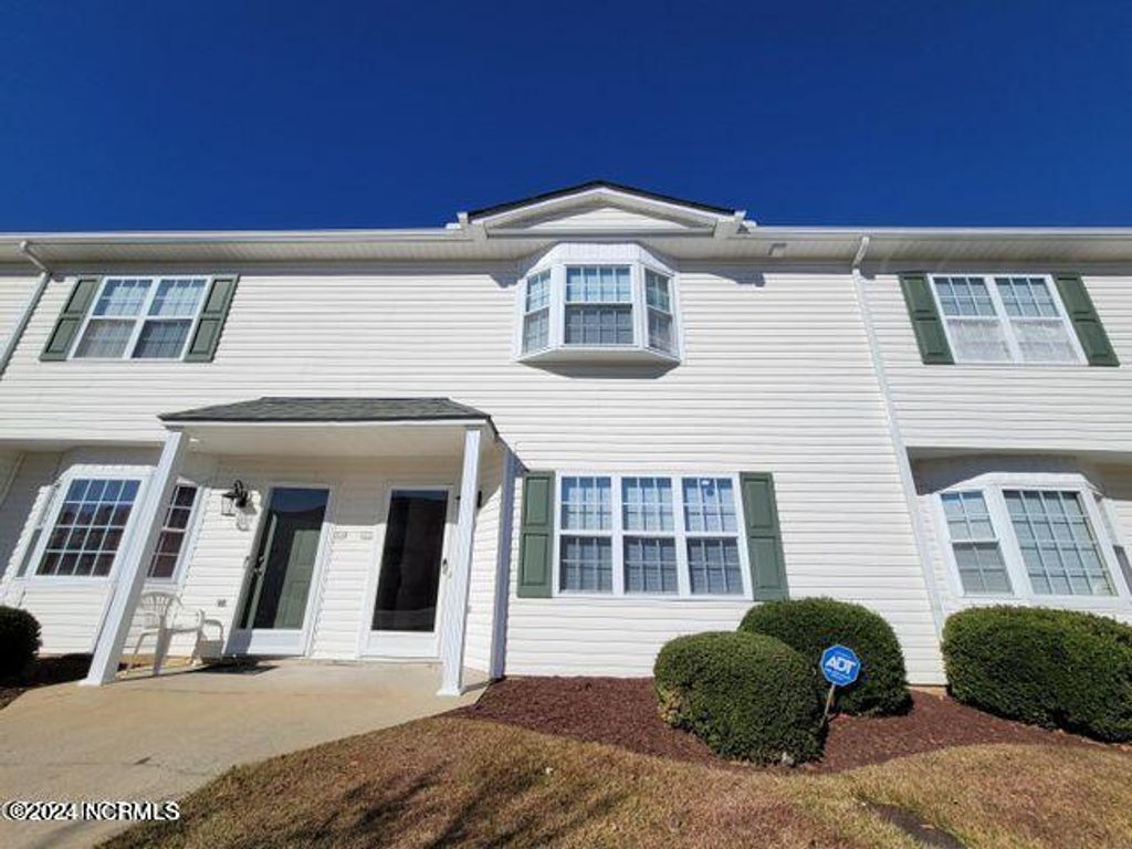 1205 Cross Creek Circle B-6, Greenville, NC 27834