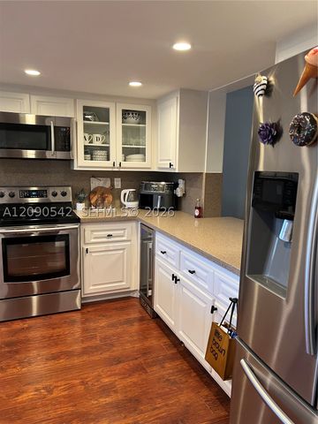 141 SW 96th Ter 305, Plantation, FL 33324