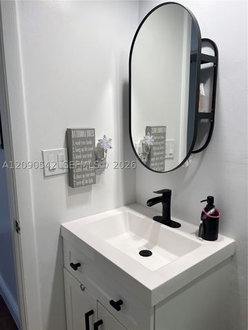 141 SW 96th Ter 305, Plantation, FL 33324