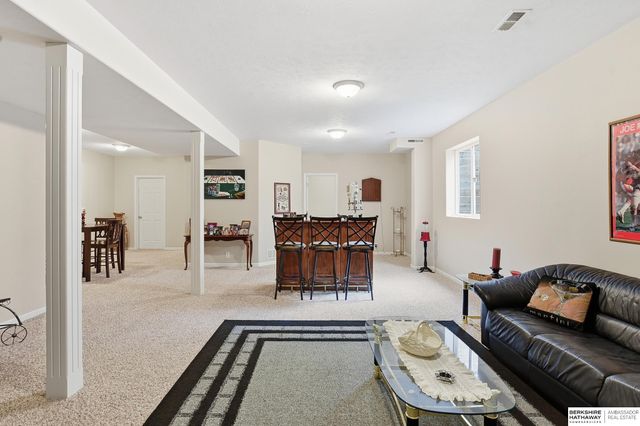 3510 N 124th Street, Omaha, NE 68164
