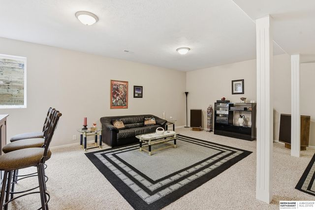 3510 N 124th Street, Omaha, NE 68164