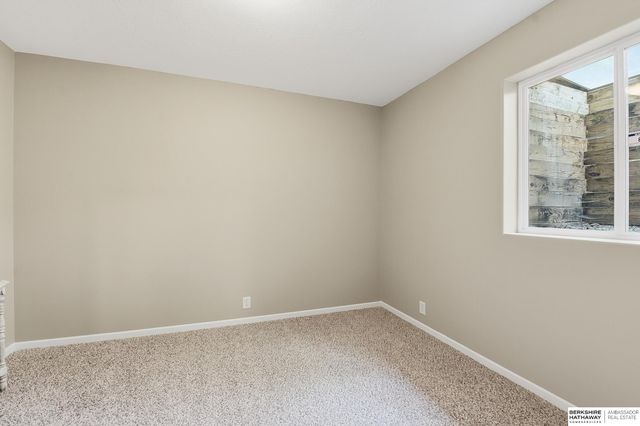3510 N 124th Street, Omaha, NE 68164
