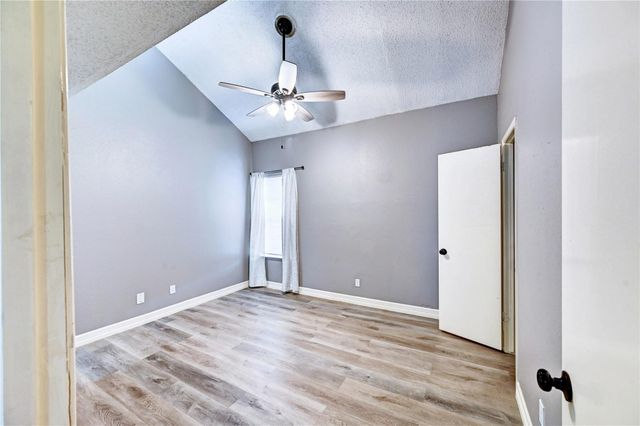 12900 Walden Road 6, Montgomery, TX 77356