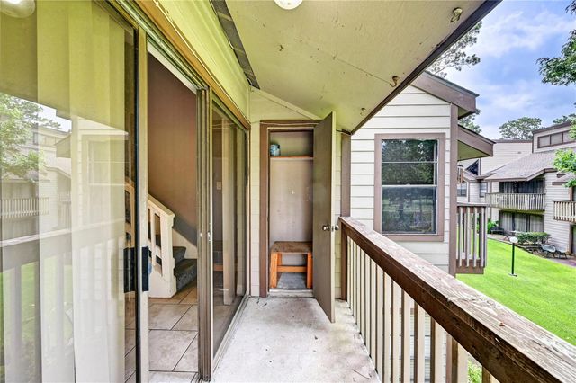 12900 Walden Road 6, Montgomery, TX 77356