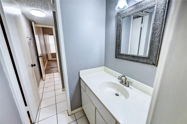 12900 Walden Road 6, Montgomery, TX 77356