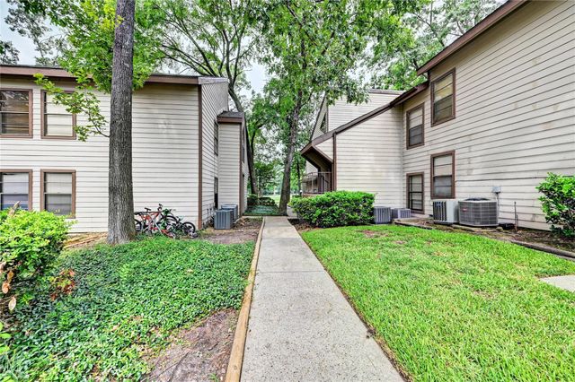 12900 Walden Road 6, Montgomery, TX 77356