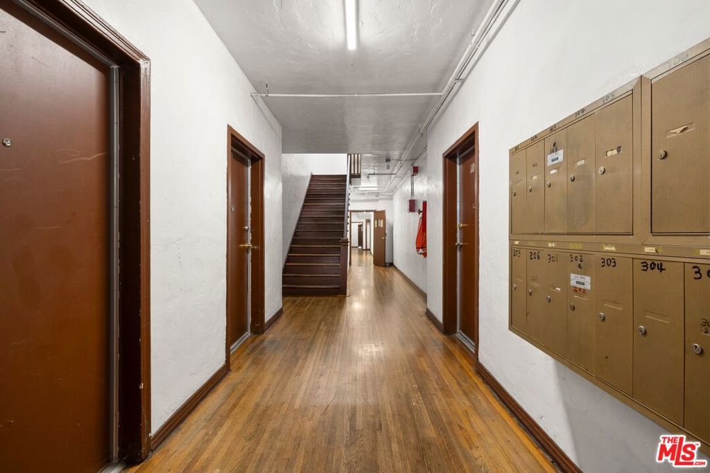 142 N Rampart Boulevard, Los Angeles, CA 90026 — photo 3