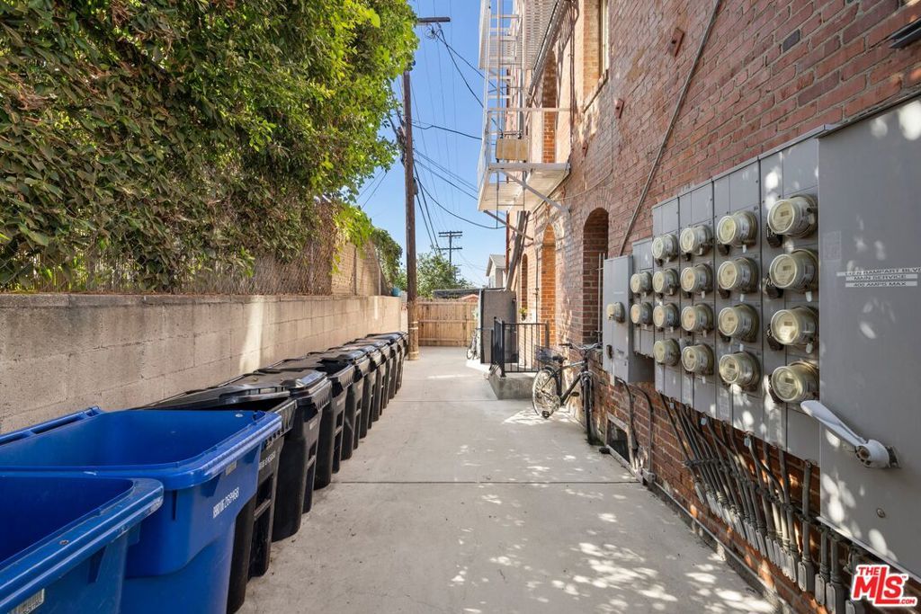 142 N Rampart Boulevard, Los Angeles, CA 90026 — photo 5