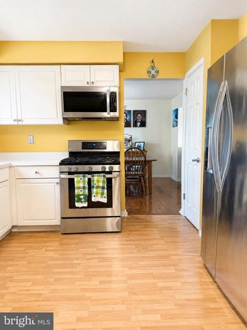 7 HAWTHORN WAY, Clayton, NJ 08312