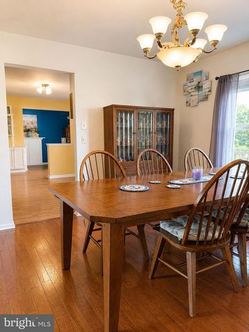7 HAWTHORN WAY, Clayton, NJ 08312