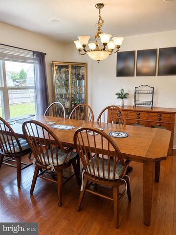 7 HAWTHORN WAY, Clayton, NJ 08312
