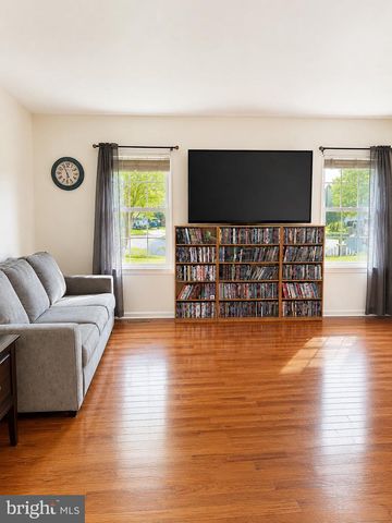 7 HAWTHORN WAY, Clayton, NJ 08312
