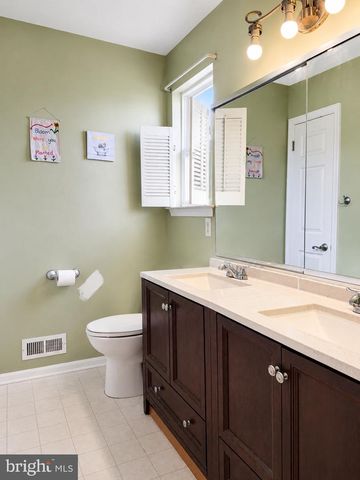 7 HAWTHORN WAY, Clayton, NJ 08312
