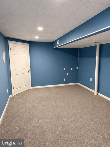 7 HAWTHORN WAY, Clayton, NJ 08312