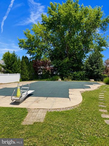 7 HAWTHORN WAY, Clayton, NJ 08312