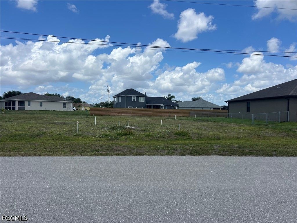 515 SE 11th ST, Cape Coral, FL 33990