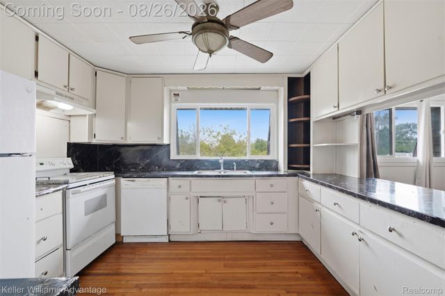 23589 Van Born Road, Taylor, MI 48180
