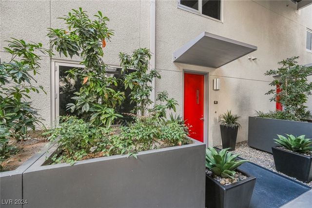 11441 Allerton Park Drive 214, Las Vegas, NV 89135