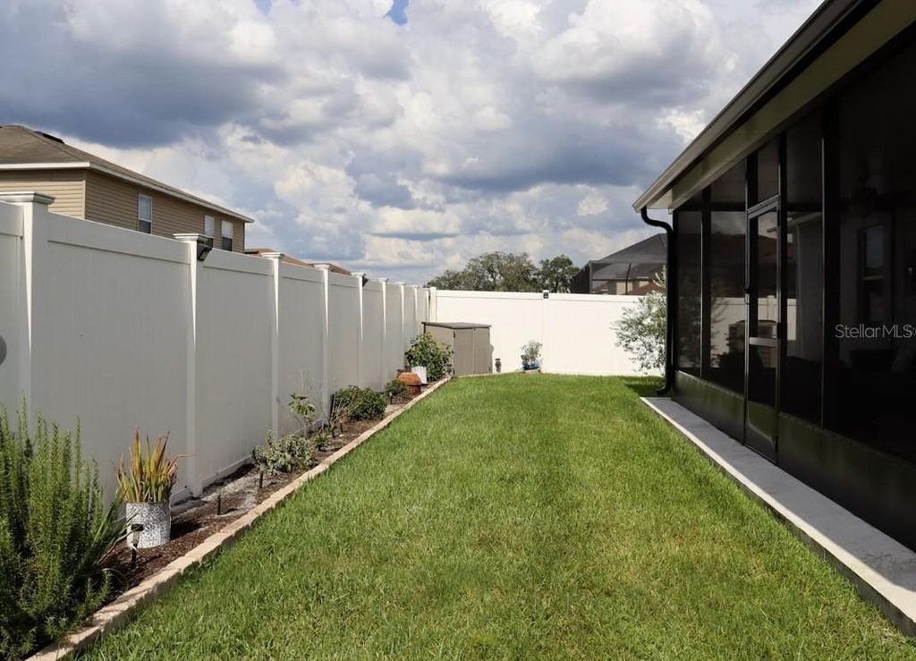 Image 21 of property listing at 11114 HARTFORD FERN DRIVE, Riverview, FL 33569