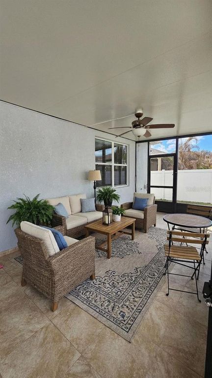 Image 22 of property listing at 11114 HARTFORD FERN DRIVE, Riverview, FL 33569