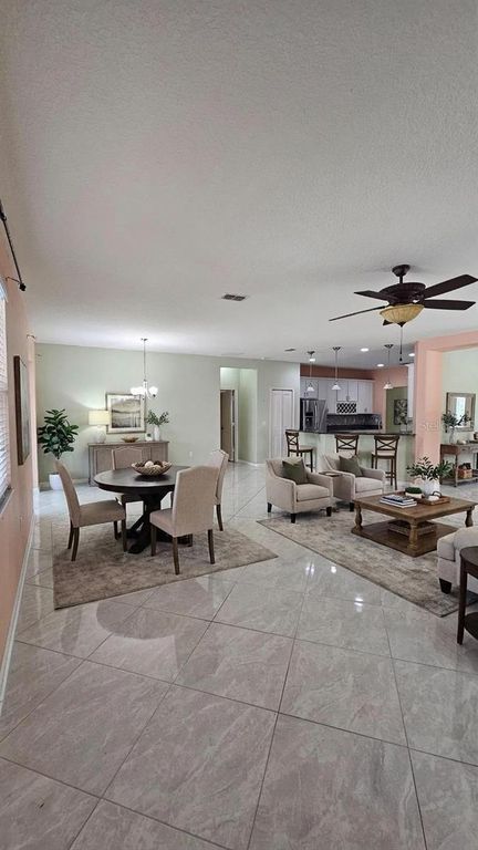 Image 6 of property listing at 11114 HARTFORD FERN DRIVE, Riverview, FL 33569