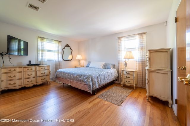 10 Seawood Way, Spring Lake, NJ 07762