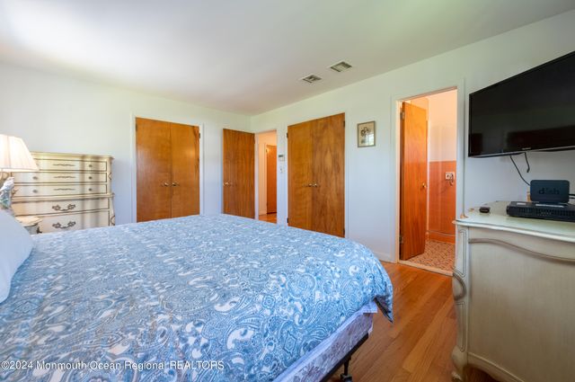 10 Seawood Way, Spring Lake, NJ 07762
