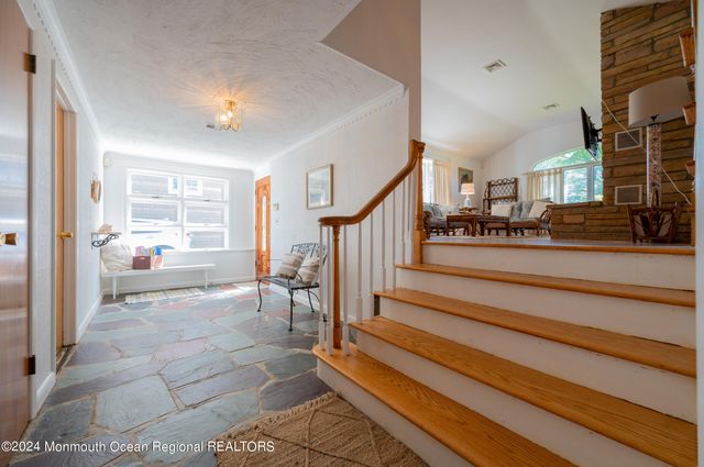 10 Seawood Way, Spring Lake, NJ 07762