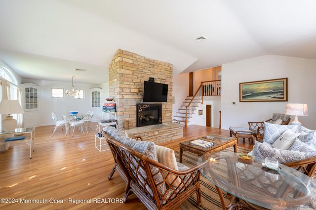 10 Seawood Way, Spring Lake, NJ 07762
