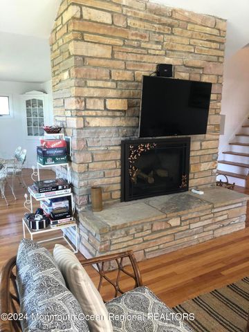 10 Seawood Way, Spring Lake, NJ 07762