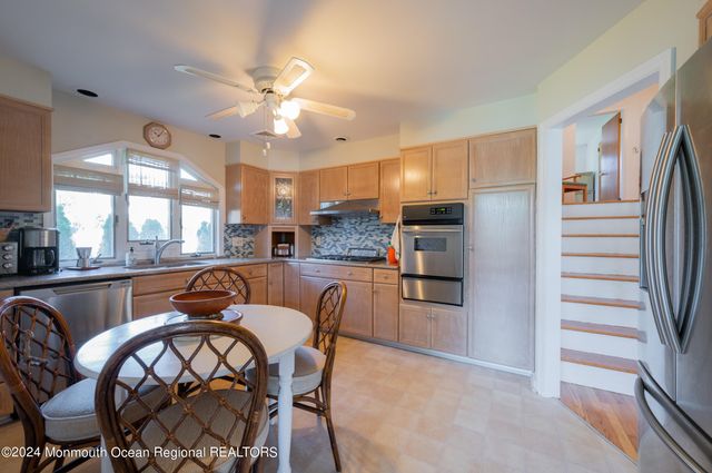 10 Seawood Way, Spring Lake, NJ 07762