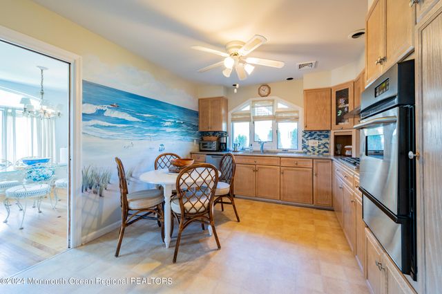 10 Seawood Way, Spring Lake, NJ 07762