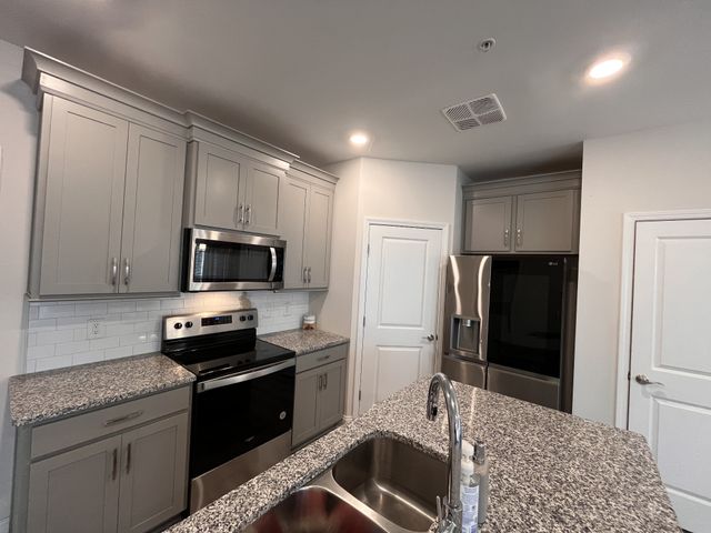 1021 Vida Way Apt 101, Nolensville, TN 37135