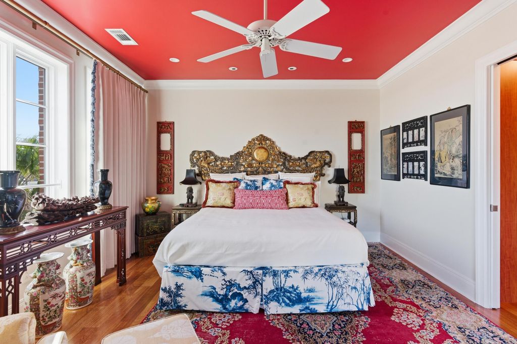 Image 18 of property listing at 2 Laurens Street 3 E, Charleston, SC 29401