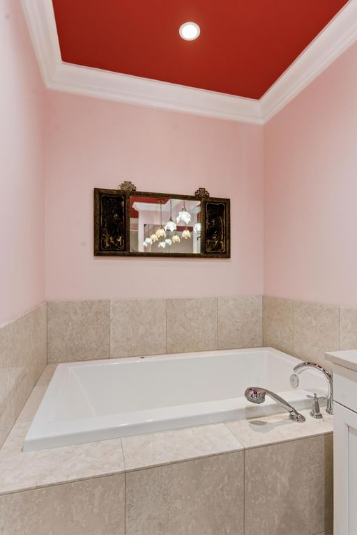 Image 20 of property listing at 2 Laurens Street 3 E, Charleston, SC 29401