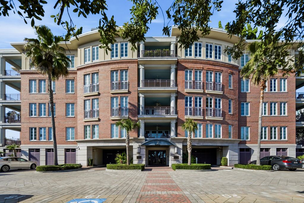 Image 39 of property listing at 2 Laurens Street 3 E, Charleston, SC 29401