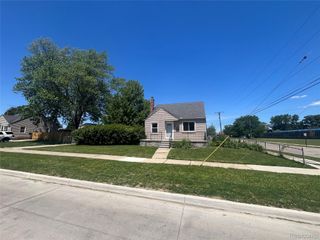 1004 Leblanc Street, Lincoln Park, MI 48146