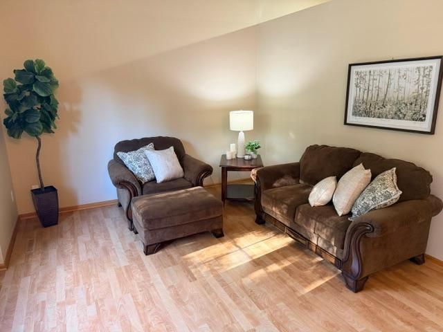 9487 Winslow N, Maple Grove, MN 55311