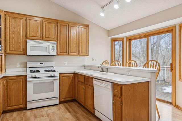 9487 Winslow N, Maple Grove, MN 55311