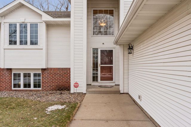 9487 Winslow N, Maple Grove, MN 55311