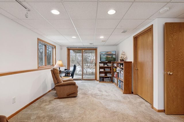 9487 Winslow N, Maple Grove, MN 55311